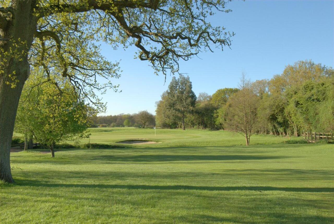Blacknest Golf And Country Club Alton  Bagian luar foto