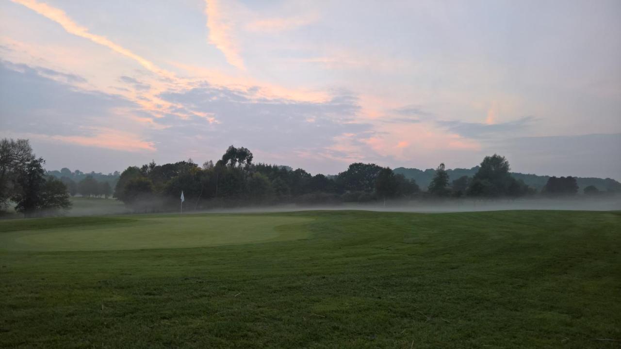 Blacknest Golf And Country Club Alton  Bagian luar foto